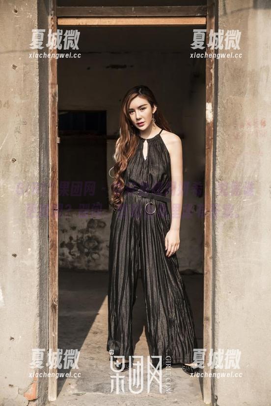 GIRLT果团网 - 牛仔裤和周妍希，究竟谁更耀眼？别问，壁纸合集里面有答案。