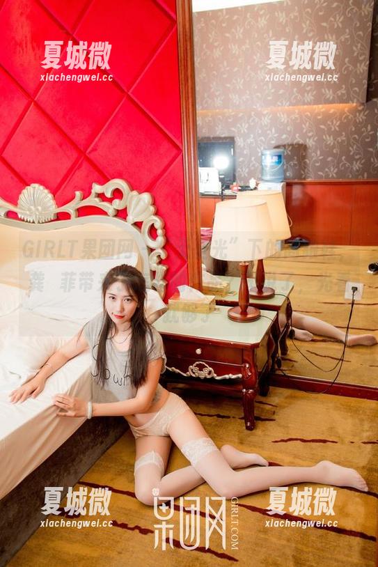GIRLT果团网 - “无圣光”下的高跟鞋，龚玥菲带来了怎样的作品？不说了，光看就够了