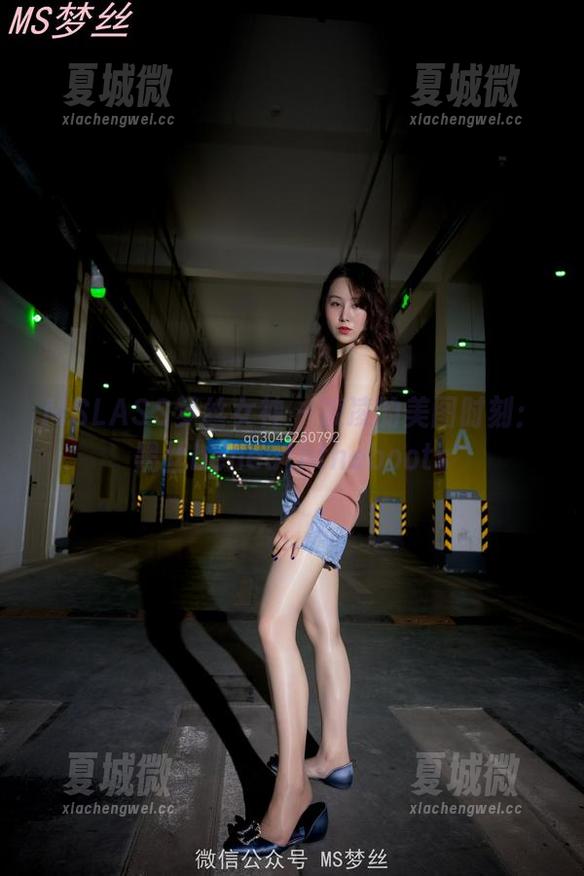 MSLASS梦丝女神-凌凌 MSLASS梦丝女神 - 凌凌的美图时刻:黑丝beneaththeboots