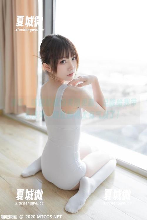 来吧，喵糖映画的美图更新，总能给我带来意外，银红旗袍太有气质了！