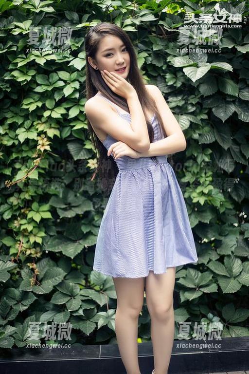 TouTiao头条女神 - 果儿Victoria空姐写真集精选：别看她穿着制服，这身姿轻盈得像要飞起来！