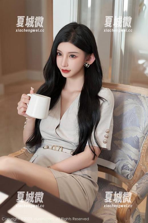 Xiuren秀人网 - 别小看Cris_卓娅祺的灰丝，原图看似随意，精选其实每一处都藏着故事。
