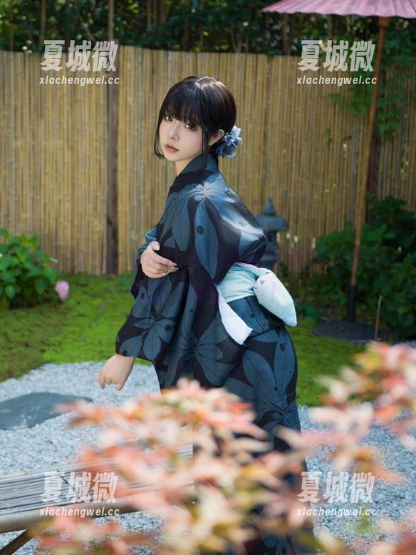 假日女仆？yuuhui玉汇的全套图包让我想打卡体验一下！