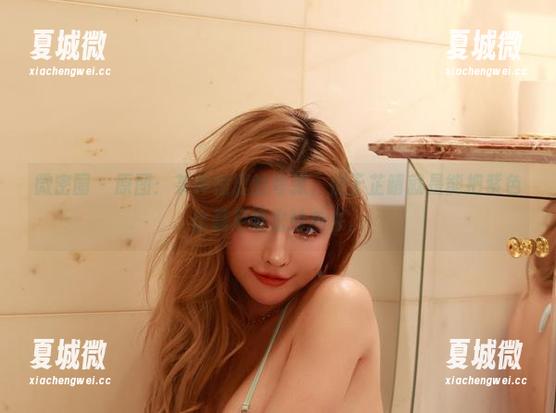 微密圈 - 原图：某种程度的夸张，但于芷晴就是能把紫色比基尼穿出特色来。
