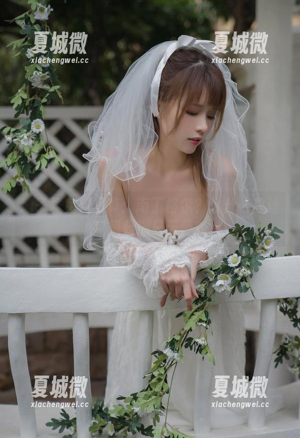 凛子酱免费写真：南丁格尔？为什么总让我想起那只天使？