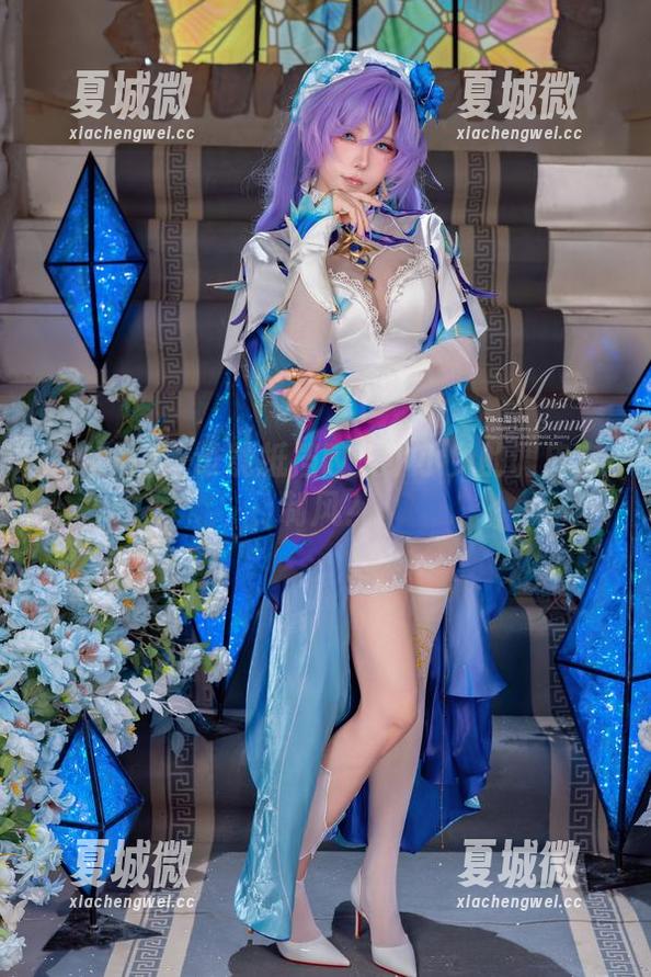 灰丝写真–谁能抵挡咬人小小兔的调皮定制风？
