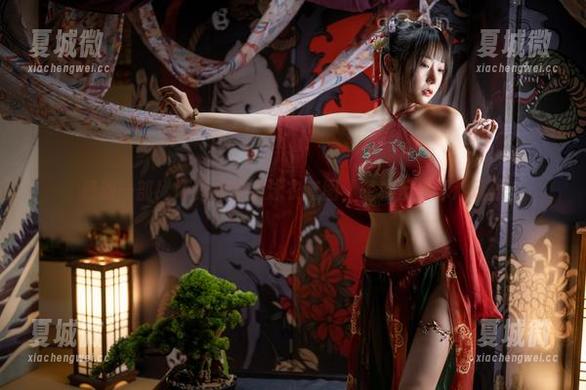 最新一部！坏露露香宝泳衣套图，轻松反转泳池玩法