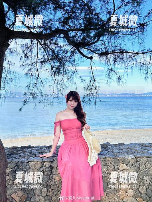 图库日记：宝儿mysterial和她那条貌美的短裙