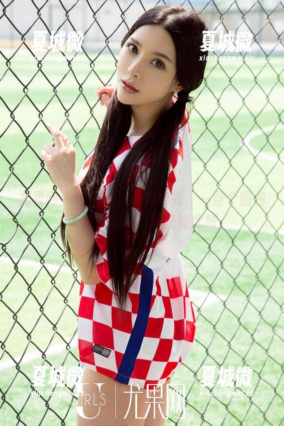尤果网 - 夏雨桐，一套内衣，一整个图包，无圣光的真实就是如此撩。