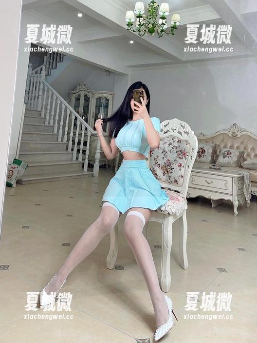 微密圈 - 在线直击：别跟张老师的高清“奶牛”对视太久