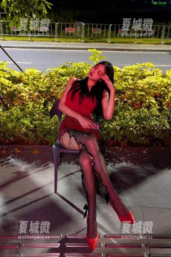 微密圈 - 徐珺大哥连衣裙写真，哪一面才是你的小心脏在跳动？