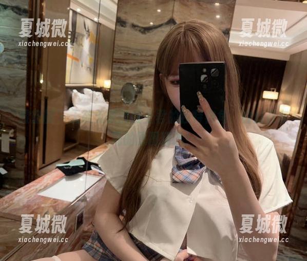 微密圈 - 无欲无求的推土君的独特视角，白丝在车厢的原图精选！