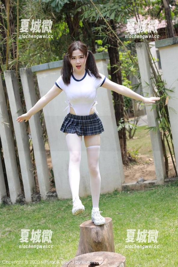 模范学院 - 无与伦比的毛衣演绎，王梓童Doirs变身壁纸女神，你敢跟我争吗？