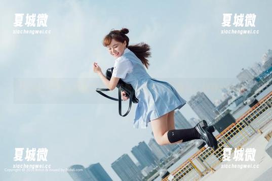 波萝社 - 不小心被学姐夏美酱的套图更新吸引，好奇心满满！