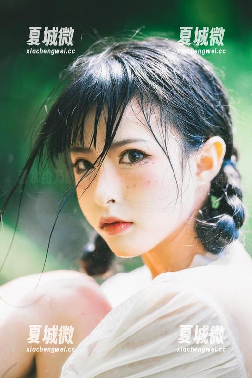 清水由乃的精选风暴：满满玛丽萝丝原服装，谁需要剧情？