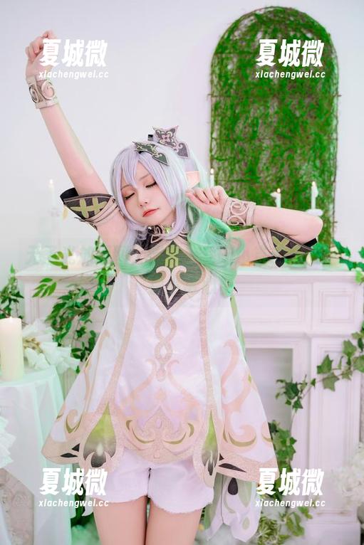 无圣光加原图，爆机少女喵小吉的校服透视小窝心