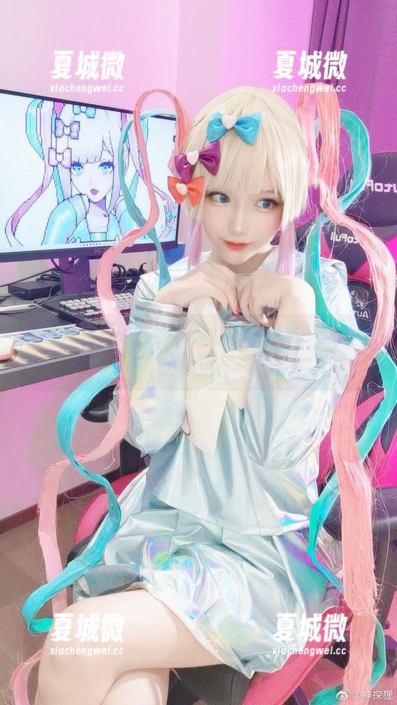 神探火狸狸的丝袜写真，速度截屏，壁纸不穷小试！