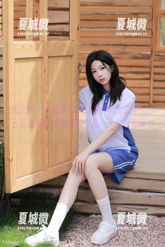 秀人网 - 一边是Carol周妍希的无圣光，一边是那些她的厨娘作品……你更爱哪个？
