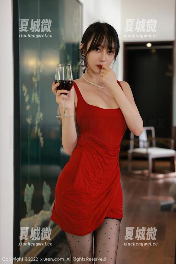 秀人网 - 在海边的奈沐子，套图让人想买海滩票的冲动！