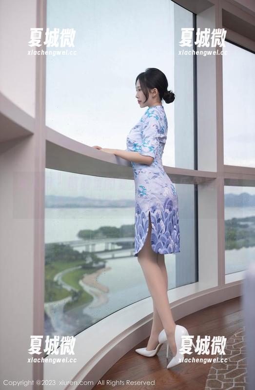 秀人网 - 图册里的夏天：小芭乐你是不是傻？总让我这边想偷懒了。