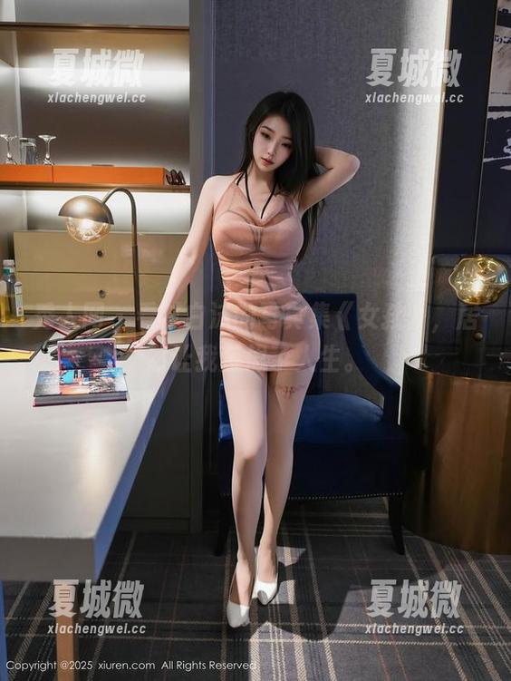 秀人网 - 看过白沫的写真集《女孩》，居然让我反思了人生。
