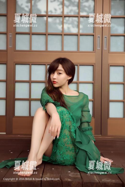 菠萝社 - 赵小米Kitty泳衣大展示，在线高清任你看得眼花缭乱！