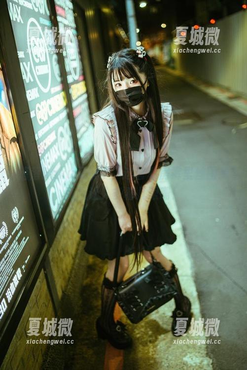 落落Raku又来了，这套私房裤里丝图集真是让人多看几眼啊！
